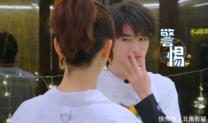 弟弟 《萌探》杨紫问弟弟电话,宋亚轩表情亮了,这才是爱豆该有的自觉