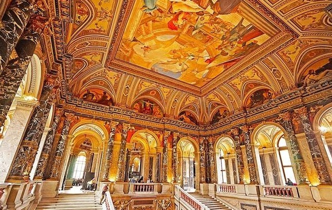 博物馆|一个因为下巴覆灭的王朝