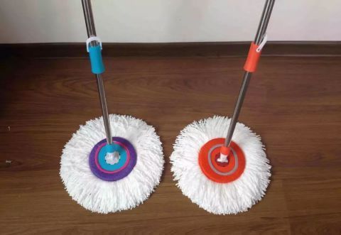 把拖把这样泡一泡，不管多脏的，都会干净如新！