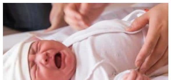 醒来|为啥宝宝睡觉时会突然大哭?不是故意在磨人,或和这4个原因有关