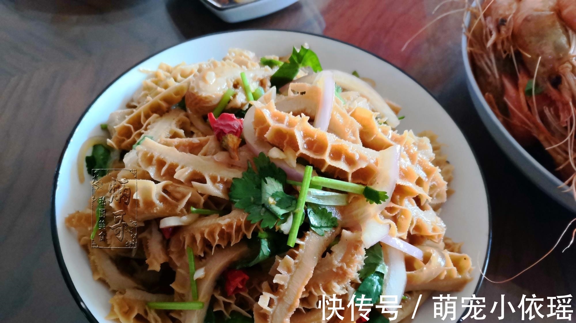 水煮面|表妹晒待客晚餐，网友：南方人真舍得吃，这餐饭没七八百下不来吧