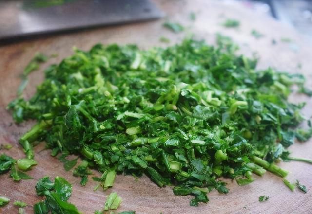 胡萝卜|4块钱一斤,含钙高,教你好吃的做法,不炒不炸也不煮,老少皆宜