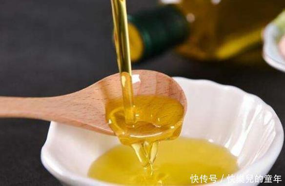 或许|一个炒菜坏习惯,或许正“毁坏”全家人的血管,你仍在犯此错误!