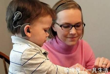 宝宝|失聪宝宝戴上助听器的瞬间,表情五味杂陈,网友跟着一起哭了