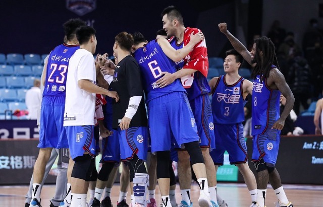 孫銘徽|拒絕爆冷！浙江廣廈逆轉(zhuǎn)擊敗天津，趙巖昊30分，胡金秋24分12籃板