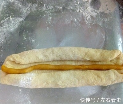 #带着零食去旅行!#波兰种——南瓜芝士包