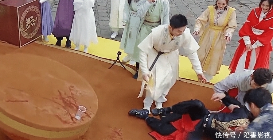 孟佳|跑男:蔡徐坤表演社会摇,沙溢摔倒在地,这期节目的道理好硬核