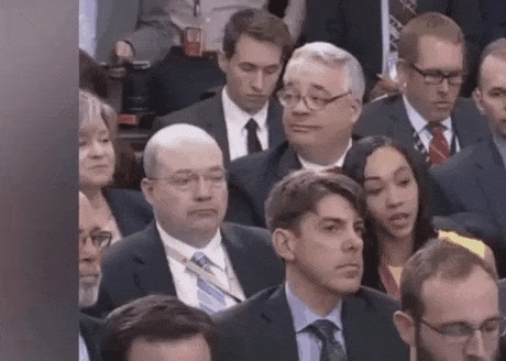 |搞笑GIF:大叔,你是怎么做到的,眼镜怎么就跳上去了