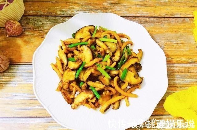 香菇和它是绝配，炒一炒滋味鲜美，一口接一口停不了嘴