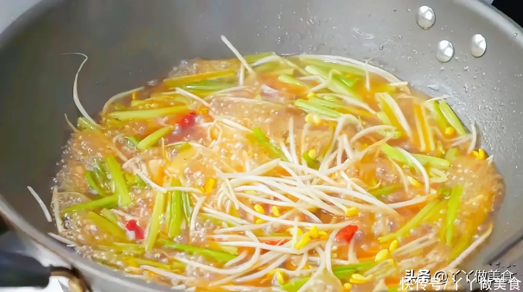 面条别煮着吃了，教你一个做新法，我家一周能吃上7回，比肉都香