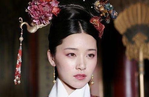 牌位|12岁少女嫁给42岁皇帝，连续生下三个儿子，死后却连牌位都没