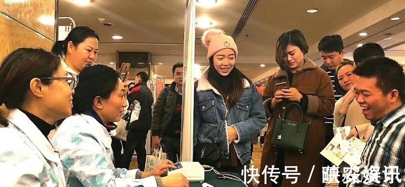 气血两亏|28岁产妇分娩大出血,丈夫悉心照顾孕妈,出病房之后却立即离婚