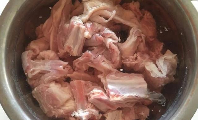 立冬后,多给家人做这锅肉,滋补又保暖,1周吃1回,手脚不再冰凉