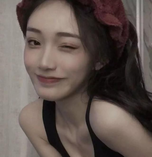 女生脸上有这3个“特征”,属于天生的“高级脸”,越看越惊艳