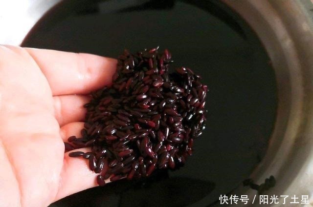 枸杞|入冬后,用它来代替豆浆牛奶,补气又养血,面如桃花不用涂胭脂!