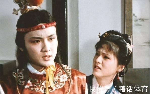 袭人!晴雯被撵后,袭人假哭真笑谎话连篇!这些铁证暴露她就是告密者!