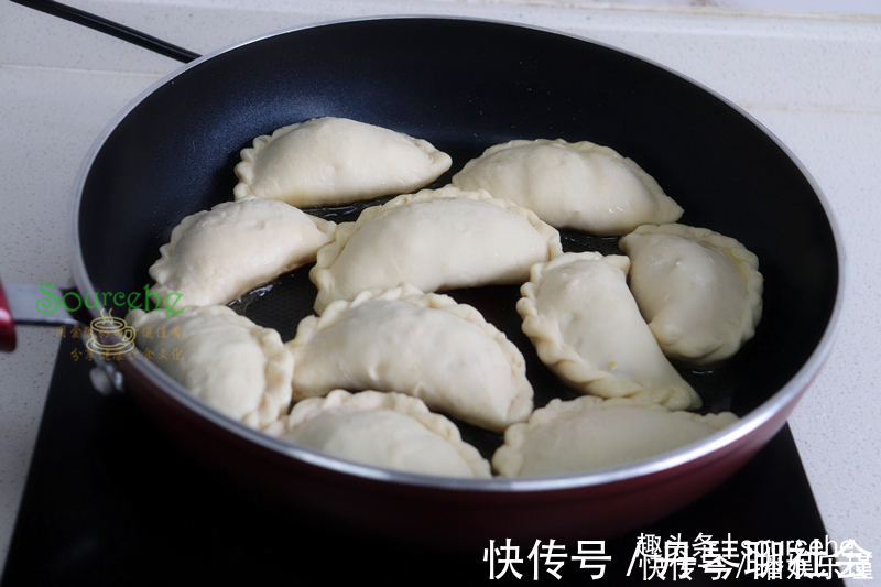 饺子馅新做法，不用剁馅不用炒菜，撕一撕拌一拌包入饺子，太香了