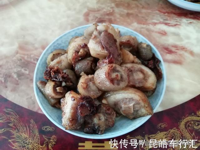 蒜蓉辣椒|孩子过生日,奶奶做了一桌菜,朋友圈火了,网友:我也想过生日了