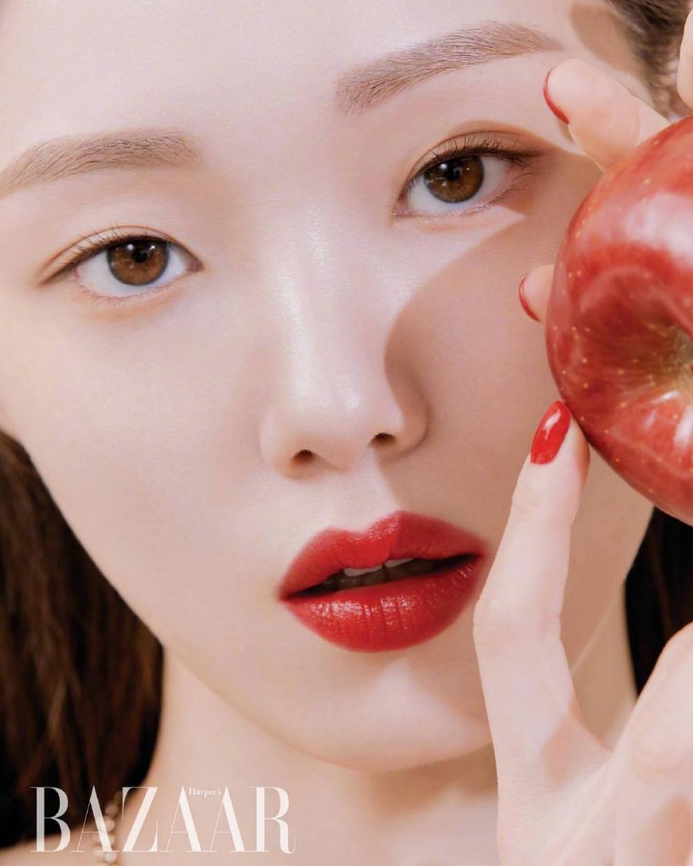 韩版芭莎香奈儿美妆片，浪漫的桃红色系|上游时尚| 香奈儿