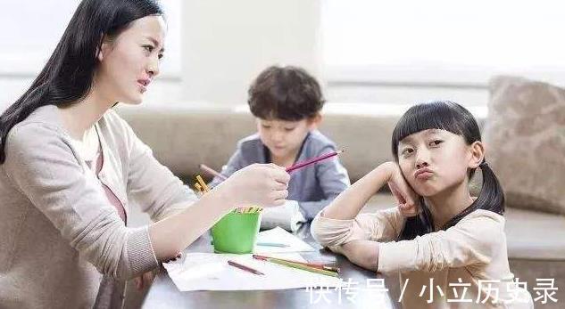 小亮|妈，我能要50块钱吗，两个宝妈的反应，早就两种不同的性格