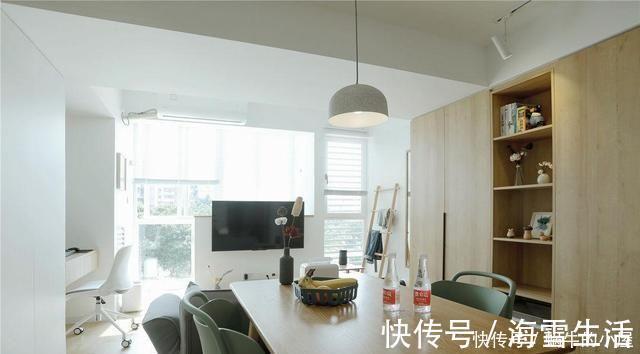 电视|沙发做隔断，电视装落地窗上，30㎡小家照样功能齐全，简约精致！