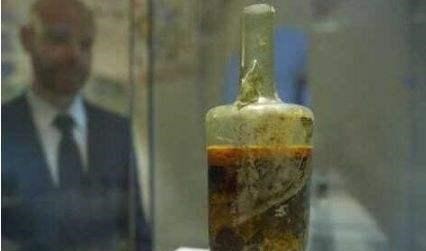 葡萄酒|叶茂台发现辽代陵墓,出土装有千年葡萄酒的瓷瓶,专家还尝了一口