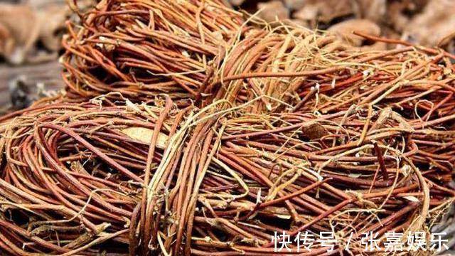 泡水|枸杞三斤可能抵不过此物一钱,泡水喝点,降火补脾,肝慢慢变好