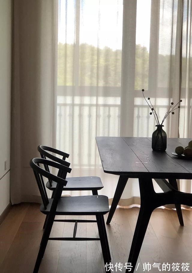 简约|看过她家装修后,我更加认同越简约越高级,这样的家太有气质了