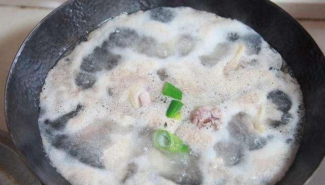 脏东西|煮肉时,上面的浮沫是精华还是脏东西,要撇去吗又学到一招