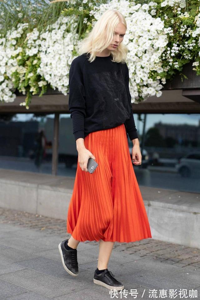 高级感 基础款的卫衣,如何穿出高级感今年秋天卫衣这样穿,时髦感俱佳