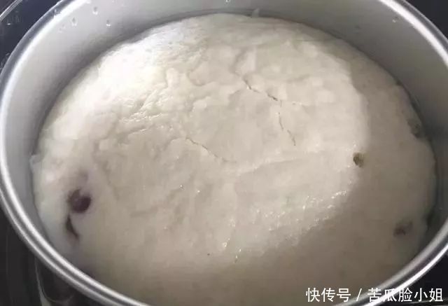 一盒牛奶一碗米，六克酵母四勺糖，在家制作儿时最爱的美食蒸米糕