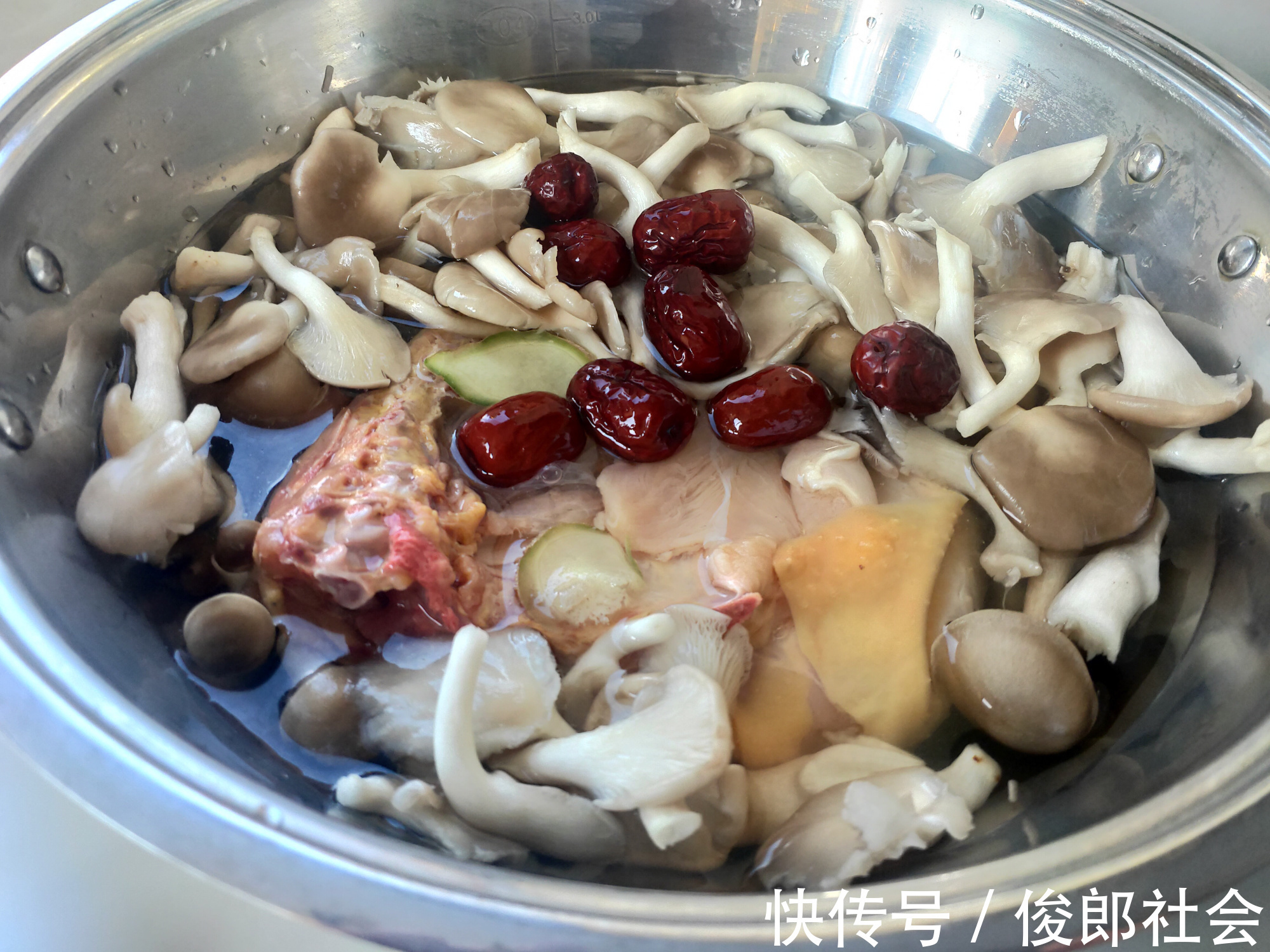 野山笋|这盘菜,让儿子舍弃了喜欢的排骨,首先把它给光盘了