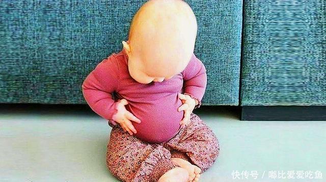 宝宝|吃饭时奶奶突然摘掉假发,下一秒宝宝的反应,真是看一次笑一次