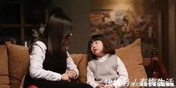 无辜|1岁宝宝犯错被“罚站”,无辜卖萌的样子,让妈妈瞬间就心软了