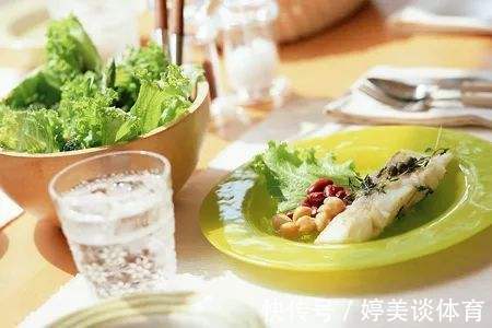 膳食纤维|糖尿病上身前,身体会经历3种变化,1种也没有,恭喜你血糖正常