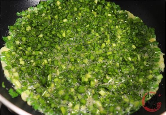 韭菜炒鸡蛋时,先炒韭菜还是鸡蛋好多人顺序弄错,教你正确做法
