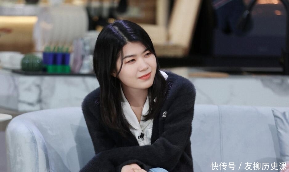 杨笠回应爆红堪称教科书,其实李诞秦昊秦霄贤早已给出过标准答案