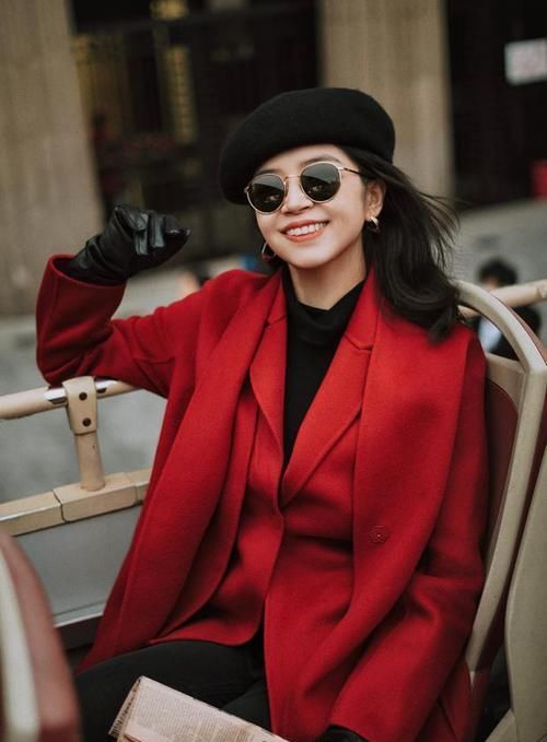 真正有品位的女人，尽量少穿黑裤子！学三木这样穿，时髦又好看