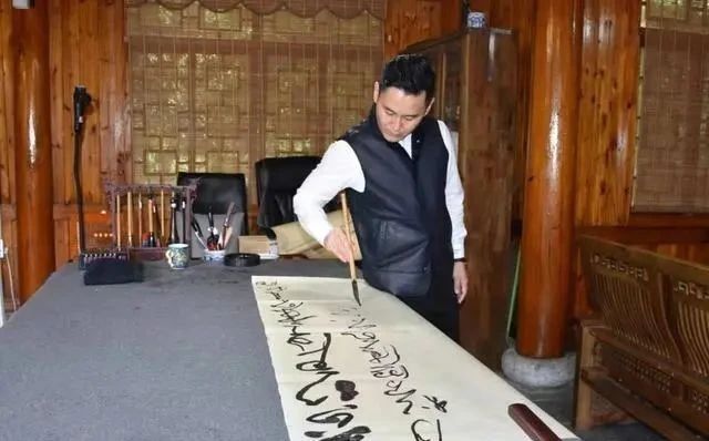 国展@他7年46次入国展5获最高奖,斩第四届兰亭奖,誉为“当代王羲之”