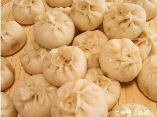 妙招蒸包子上锅蒸之前多加“一步”,包子又香又软,好吃极了!