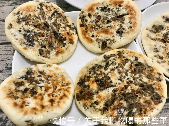 五花肉|5元1个的梅干菜肉饼,在家轻松做,酥脆咸香,放凉也不硬,特好吃
