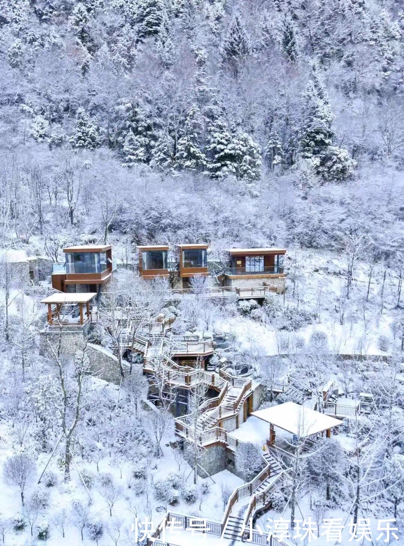 雪山|彩林冰川，雪山温泉，藏羌古城，川西的冬天美过瑞士