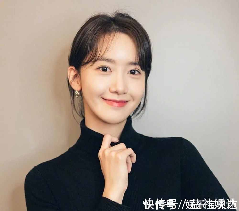 淡颜系|双眼皮、一字眉已经过时了,现在的美女标准是这样……