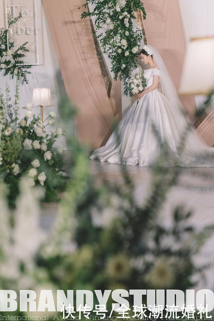 时尚简约的祼色系婚礼，喜欢极简风的新娘不要错过哦