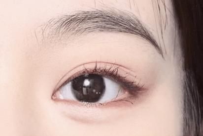 终极伪素颜画法,刘浩存同款眼妆,谁画谁好看!