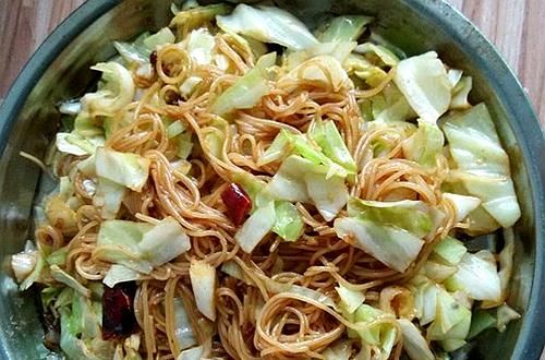 瞬间光盘的家常菜，简单经济很实惠，上桌鲜香扑面，让你食欲大增