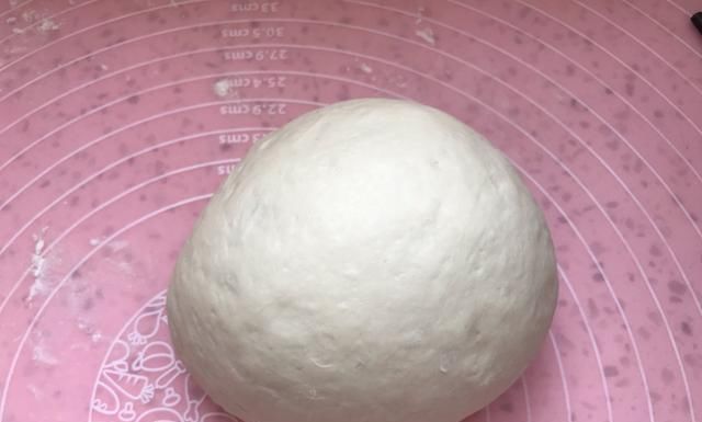 教你做金黄的水煎包，撒上芝麻与葱花，每咬一口都爆汁