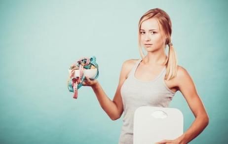 节食减肥|晚上吃三种减肥食品，第二天起来排出宿便，早看早知早受益