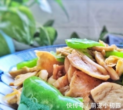这肉才5元一斤,蛋白质是猪肉2倍,简单一炒咸香脆爽,孩子超爱吃