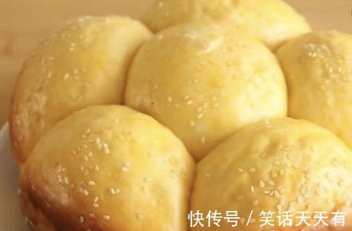 金黄色|一斤面粉和两个鸡蛋,没有烤箱,只有一个电饭锅,用来做软面包和甜面包